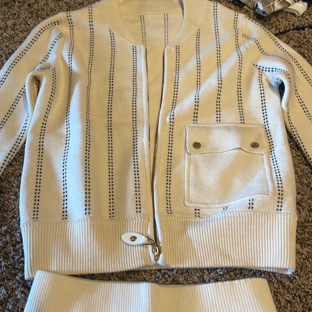 Full set - Picture 2 of 3